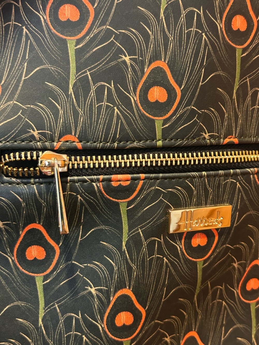 Harrods Backpack NWOT‎ Peacock Feather Green Adjustable Pockets Travel Statement - Picture 2 of 7
